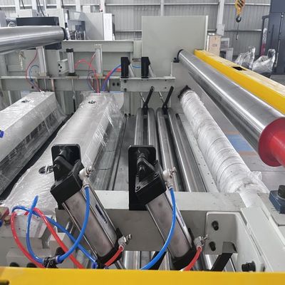 Линия производства гофрокартона с двухсторонним склеиванием, плавающей прижимной плитой, с давлением воздуха 0,5–0,6 МПа