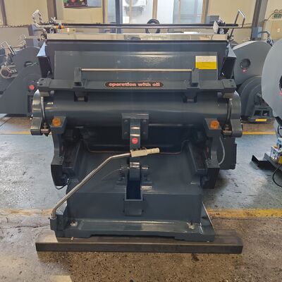 Ручная высекальная машина для гофрокартона с электрической присоской, тормозной муфтой, идеально подходит для изготовления коробок