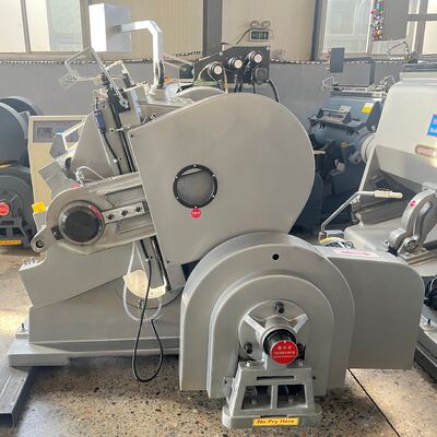 Плоскостепная картонная картонная режущая машина с размерами 5129 4150 2346 мм и высокой точностью резки