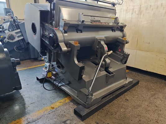 ML1200 Тяжелая ручная машина для высечки гофрокартона 20 шт/мин 1200 * 830 мм